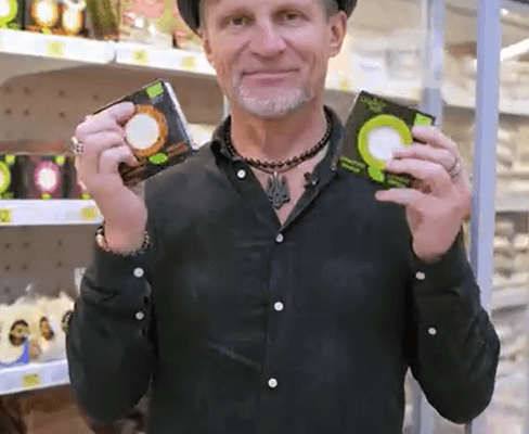 Organic Shopping Campaign Held at Auchan Supermarkets